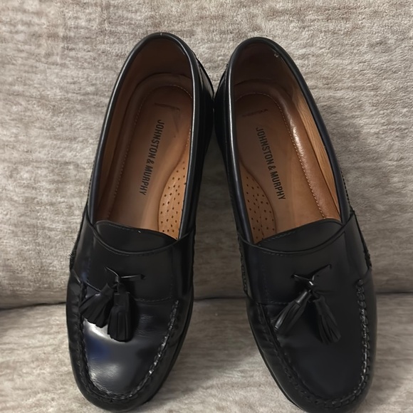 Johnston & Murphy Men’s Black Leather Tassel Loafers - Picture 6 of 8